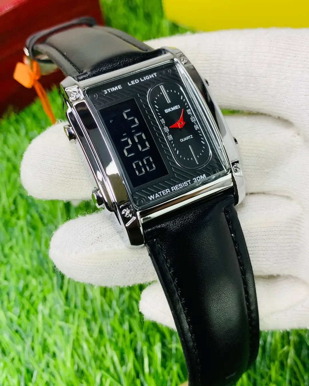 SKMEI 1868 Leather Strap Premium Watch