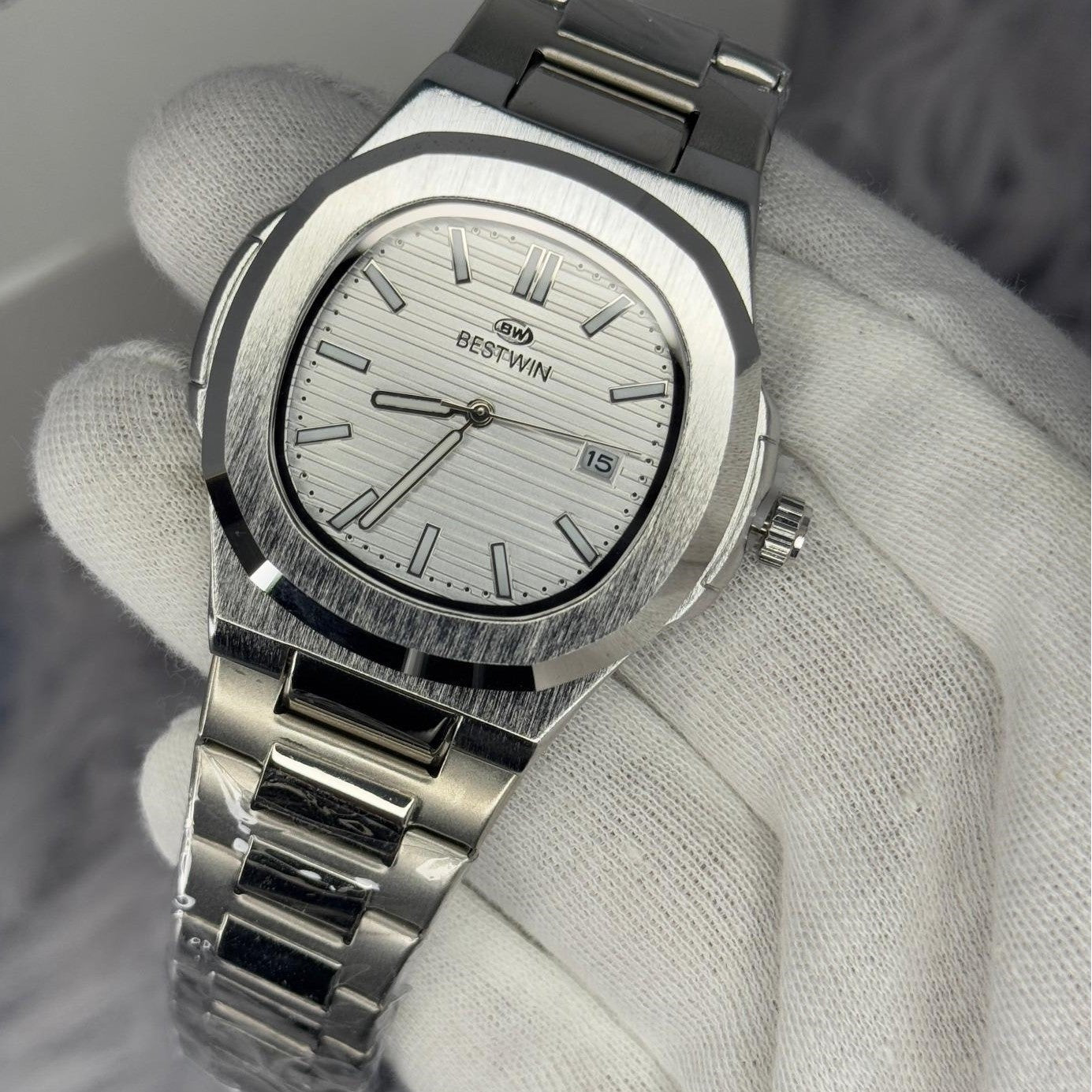 Bestwin Nautilius Date